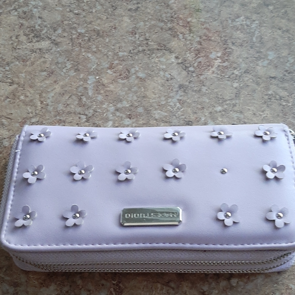 Max studio purple wallet